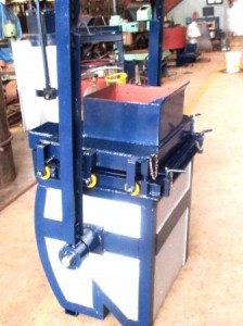 Square Shape Ladle with Top LID