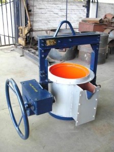 T- Spout type Double Shell   Ladles